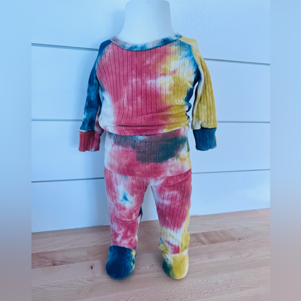Little One Shop Ribbed Tie Dye footed two piece set